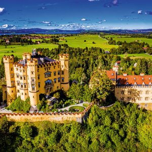 Schloss Hohenschwangau aus der Luft